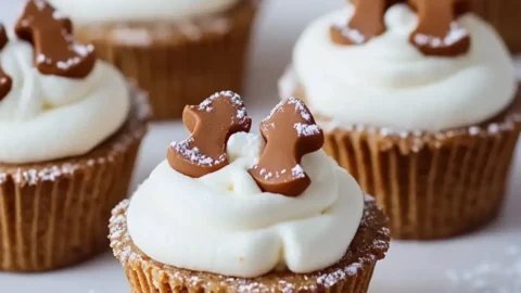 Delicious No-Bake Gingerbread Cheesecake Cups for the Holidays